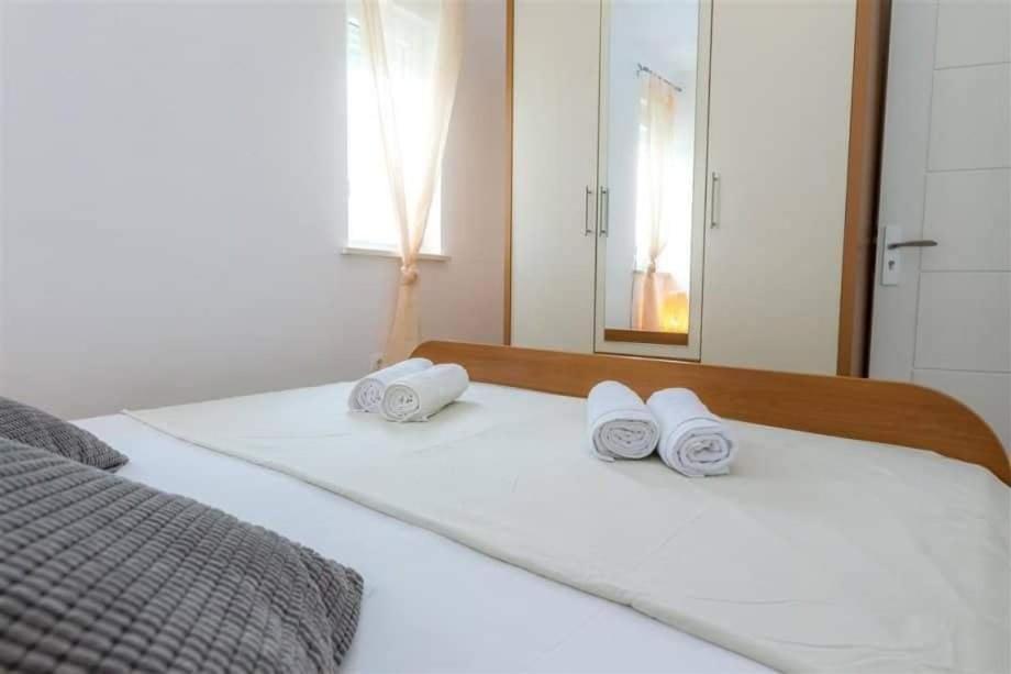 Islando 3 Appartement Novalja Buitenkant foto